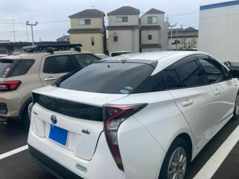 PRIUS-4