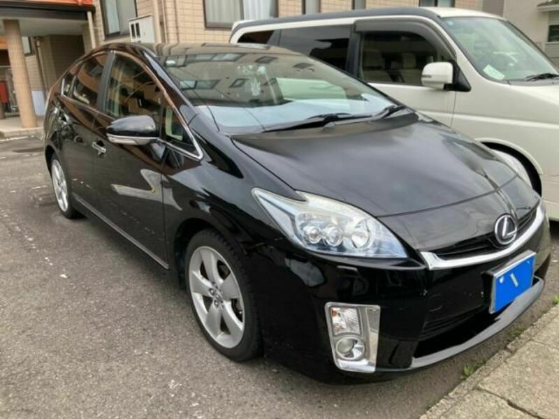 TOYOTA PRIUS