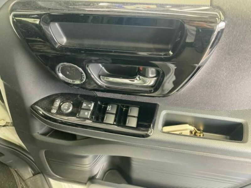 N BOX CUSTOM-14