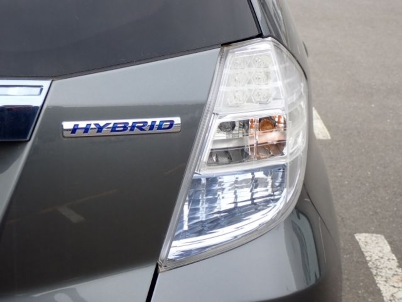 FIT HYBRID
