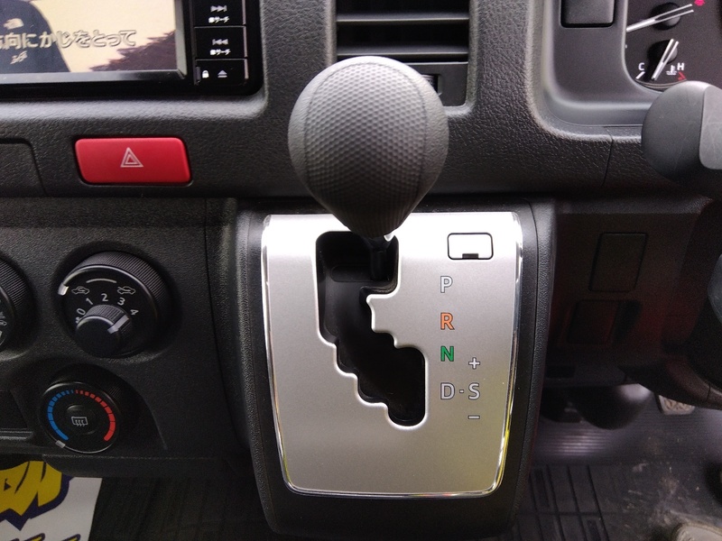HIACE VAN
