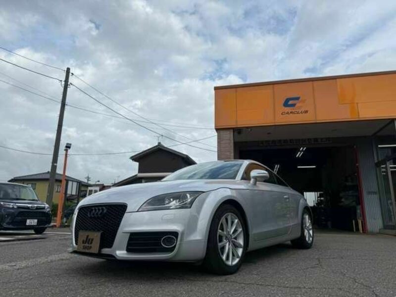 AUDI TT