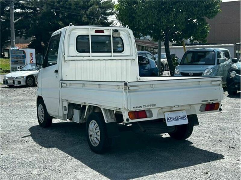 CLIPPER TRUCK