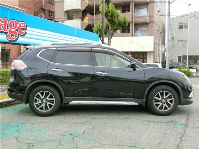 X-TRAIL-9