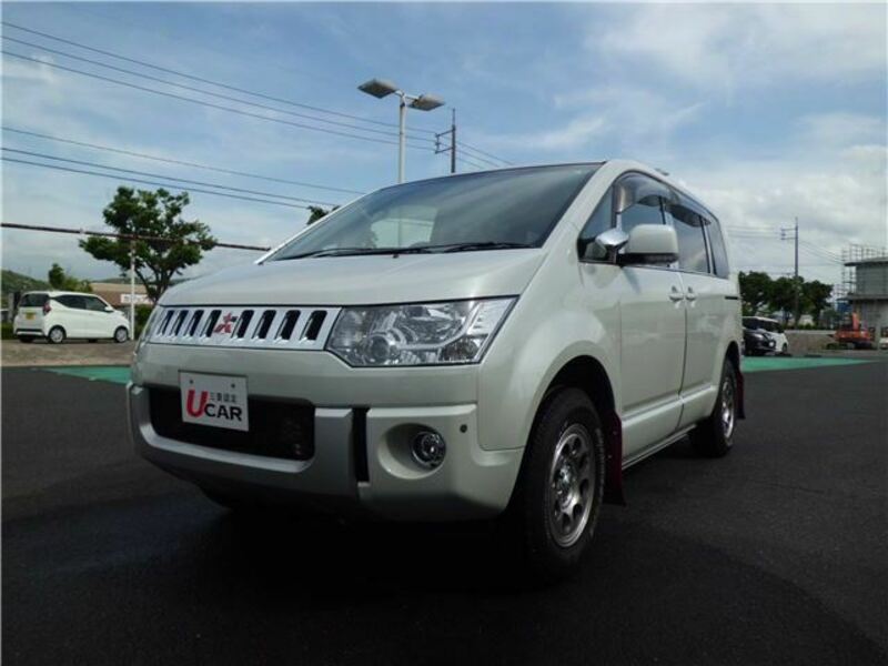MITSUBISHI DELICA D5