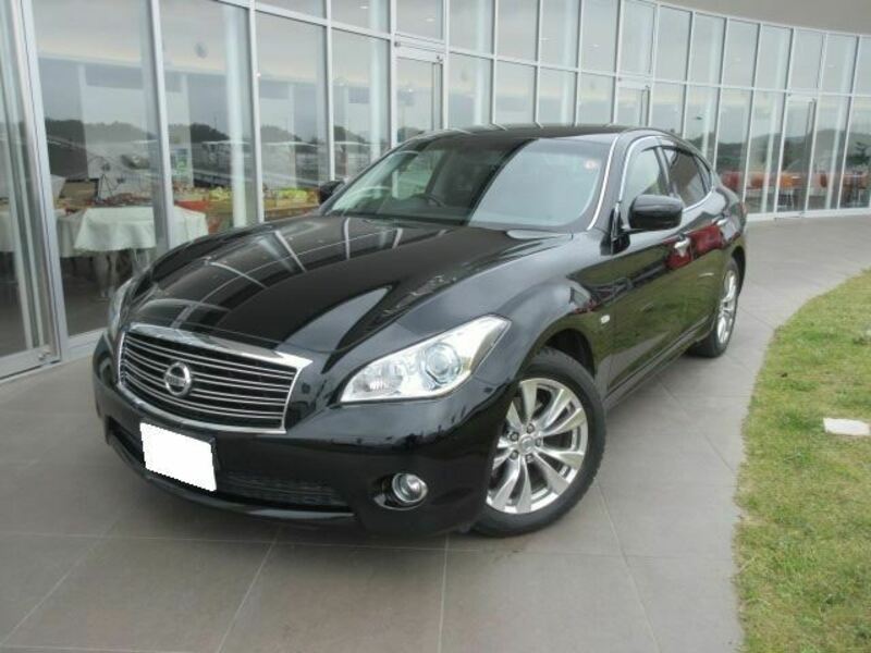 NISSAN FUGA