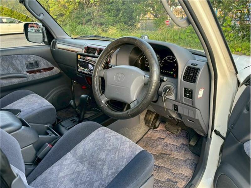 LAND CRUISER PRADO-2