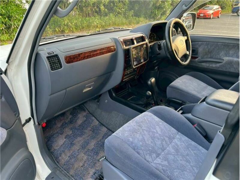 LAND CRUISER PRADO-11