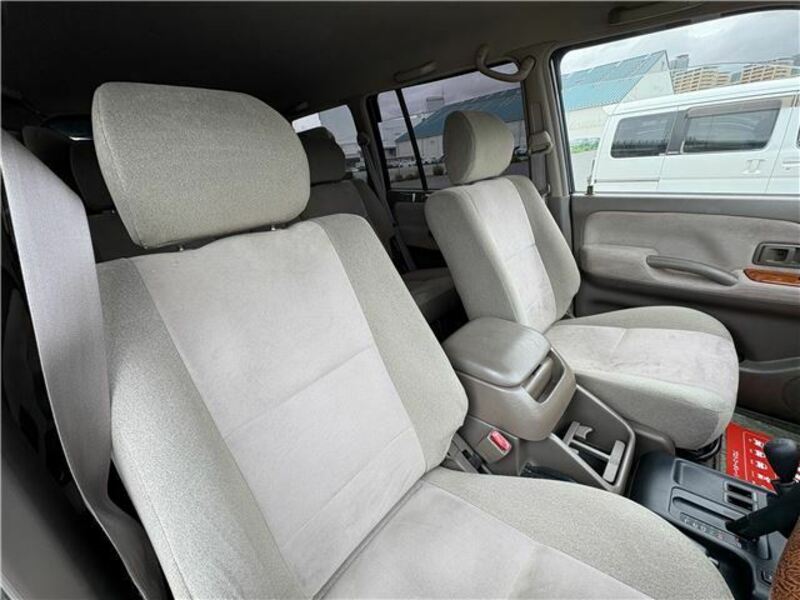 LAND CRUISER PRADO-7