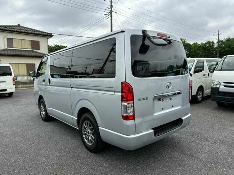 HIACE VAN