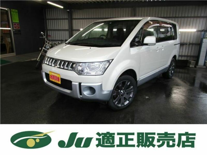 MITSUBISHI DELICA D5