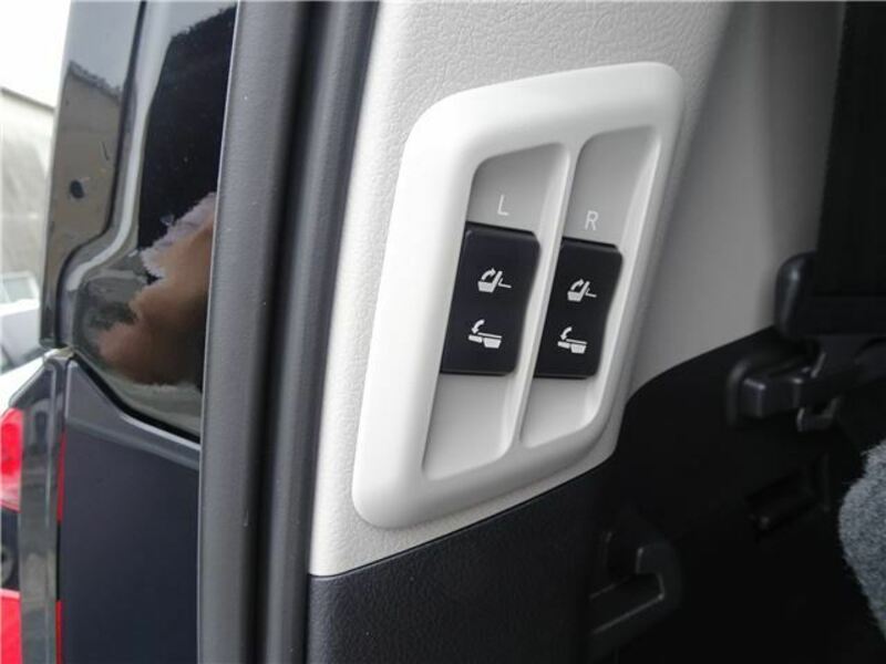 LAND CRUISER PRADO-38