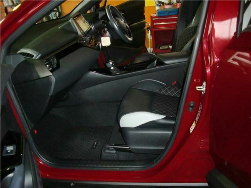 C-HR-28
