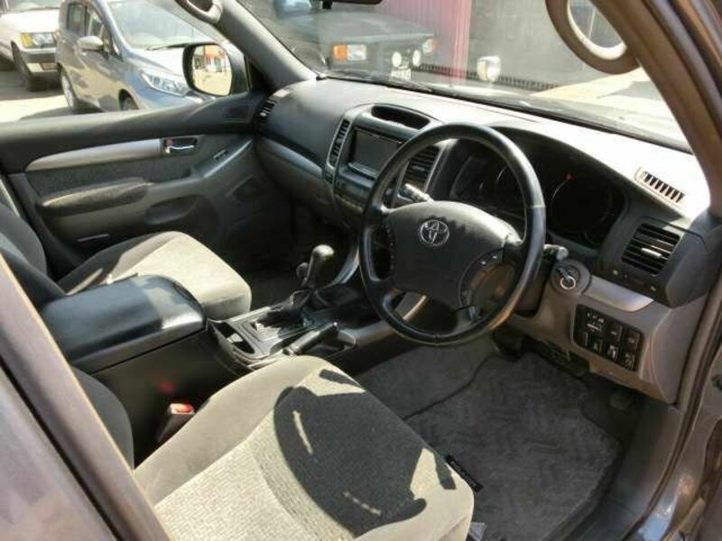 LAND CRUISER PRADO-34