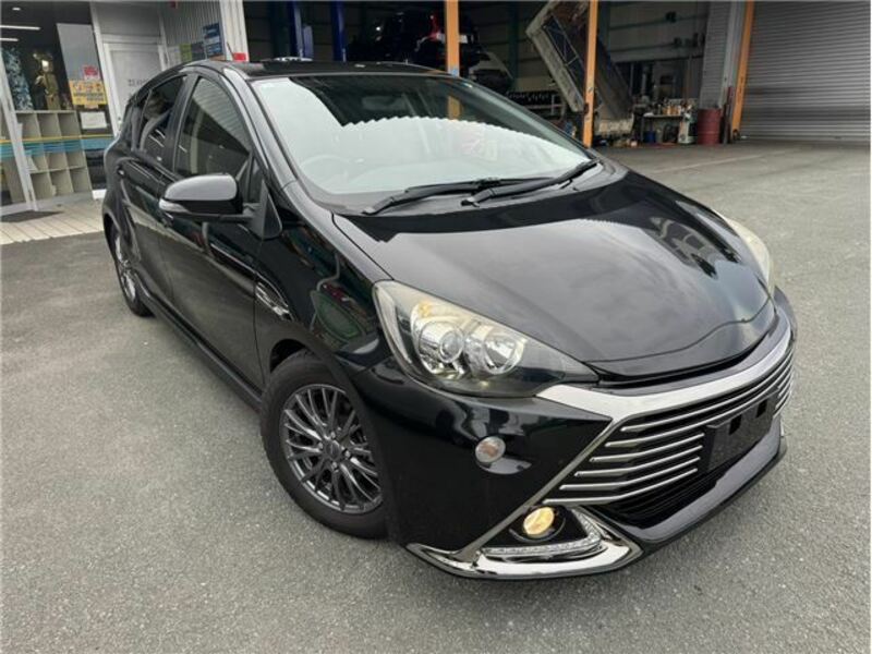 TOYOTA　AQUA