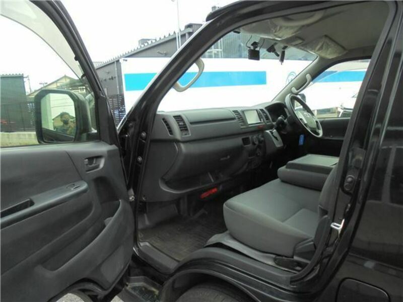 HIACE VAN-13