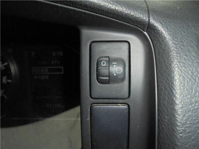 HIACE VAN-37