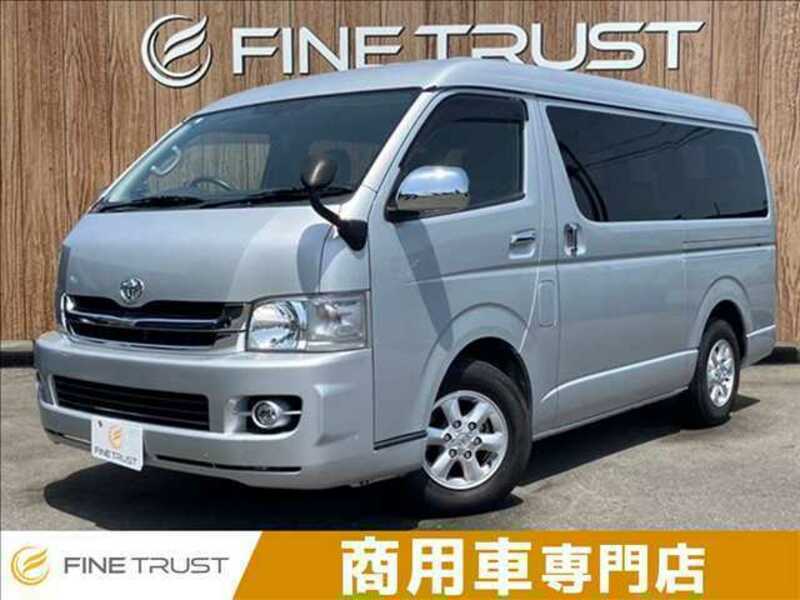 TOYOTA HIACE VAN