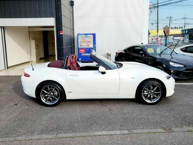 ROADSTER