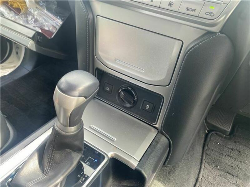 LAND CRUISER PRADO-12