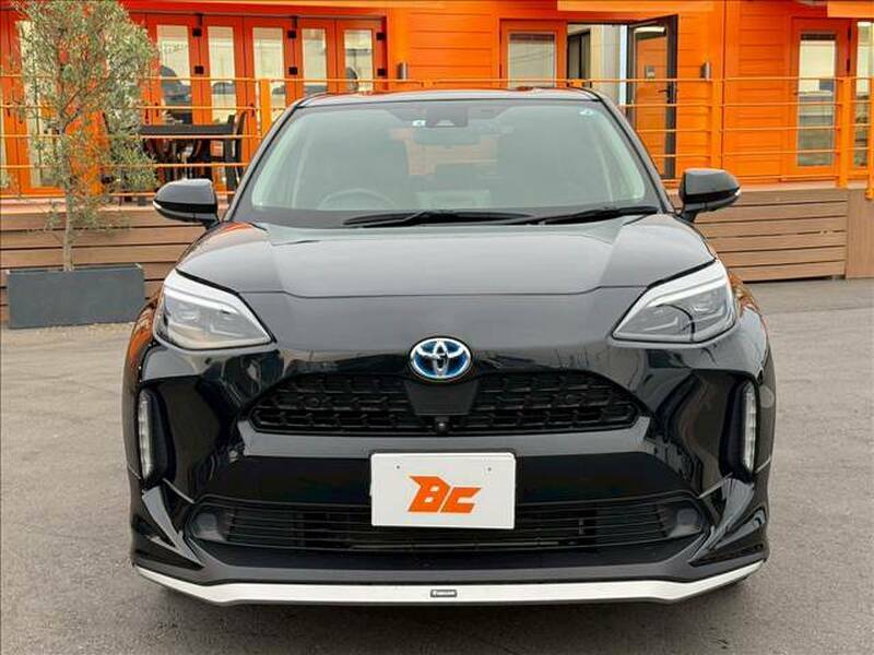 YARIS CROSS-8