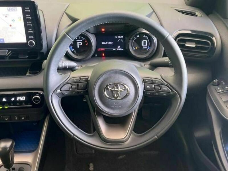 YARIS-10