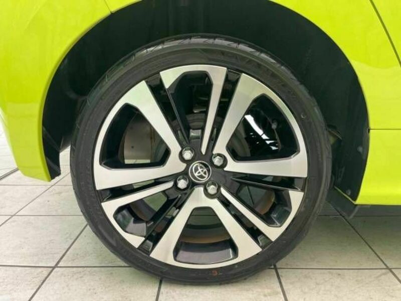 YARIS-12