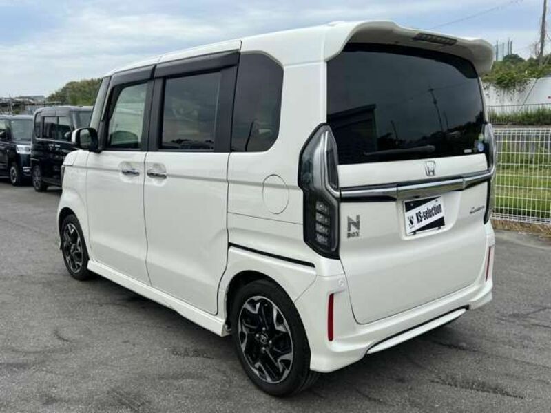 N BOX CUSTOM