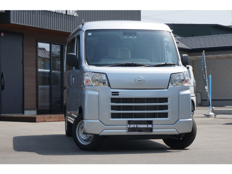 TOYOTA PIXIS VAN