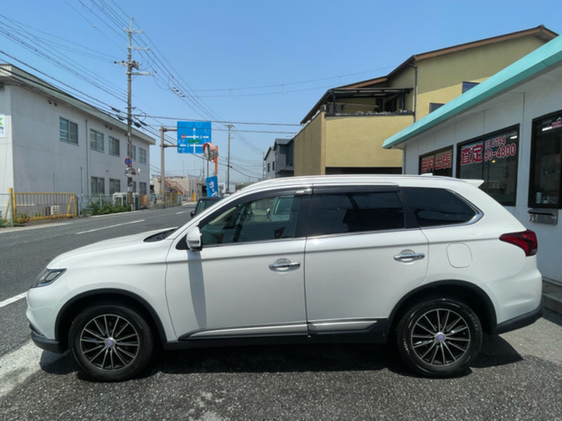 OUTLANDER