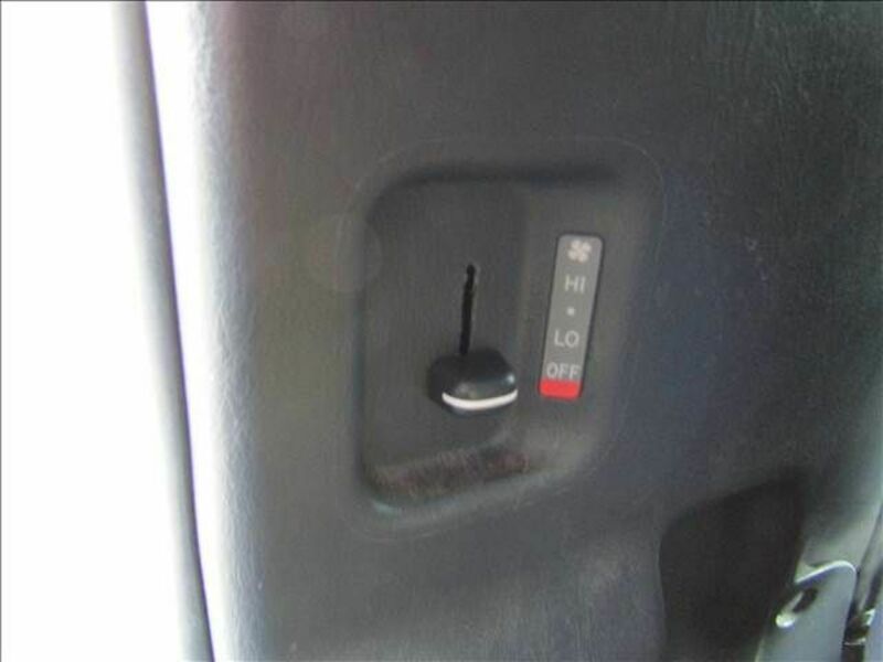 HIACE COMMUTER