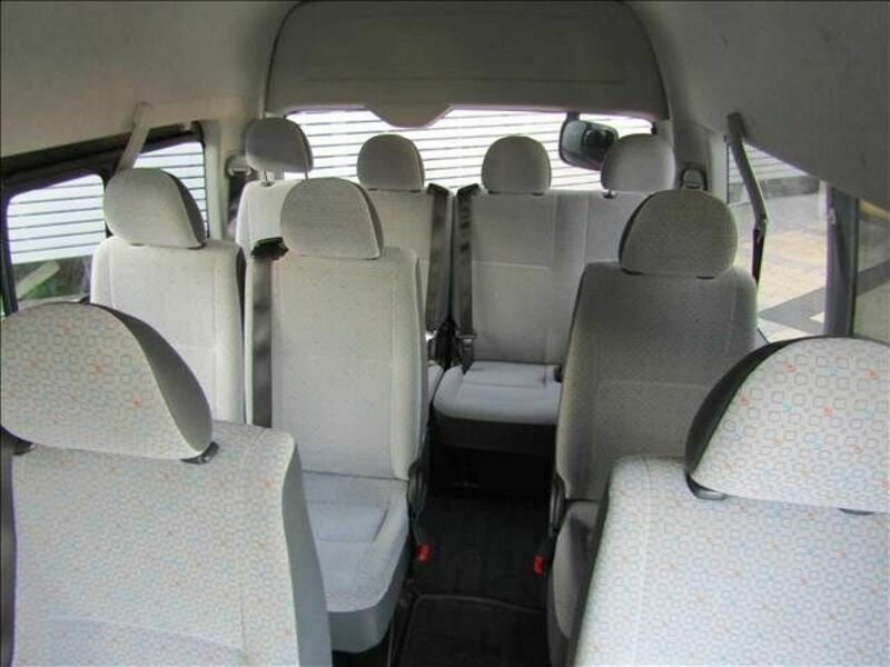 HIACE COMMUTER