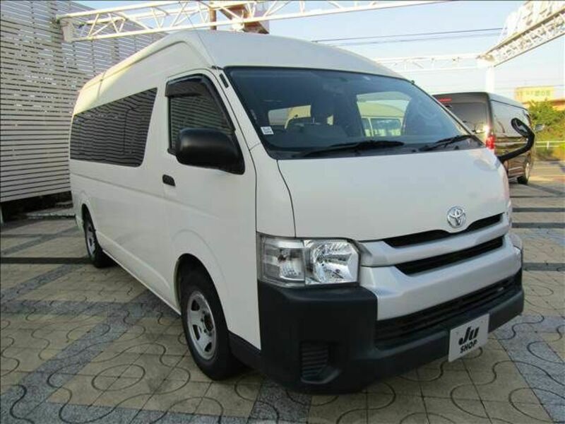 HIACE COMMUTER