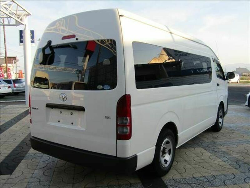 HIACE COMMUTER