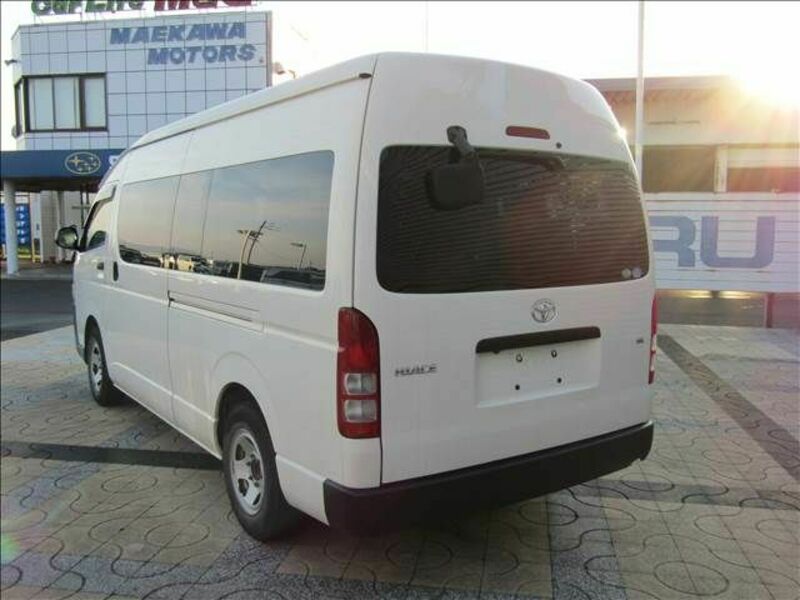 HIACE COMMUTER