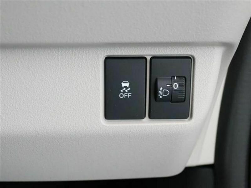 N BOX