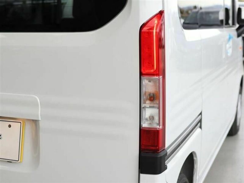 N-VAN-8