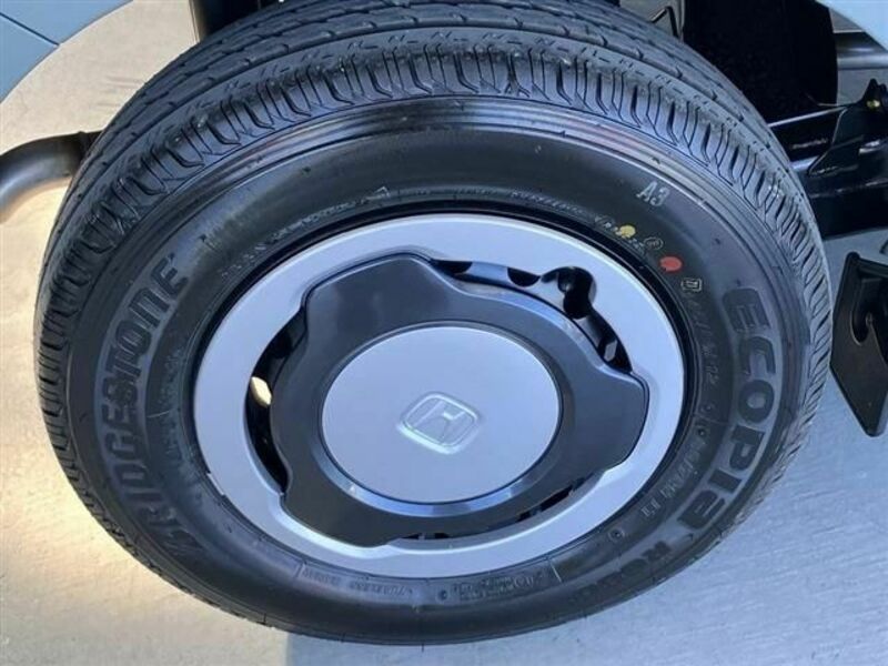 N-VAN-9