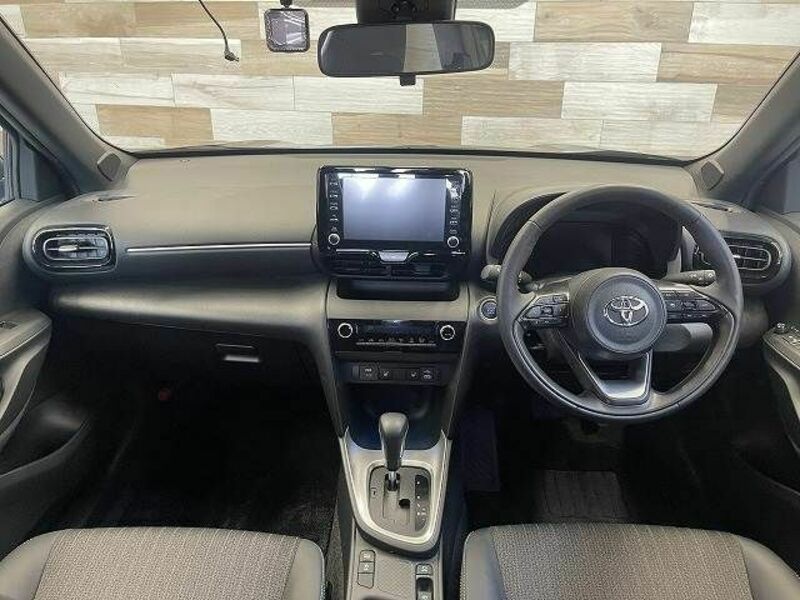 YARIS CROSS-1