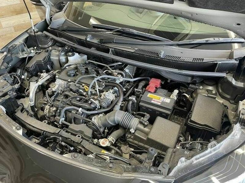 YARIS CROSS-17
