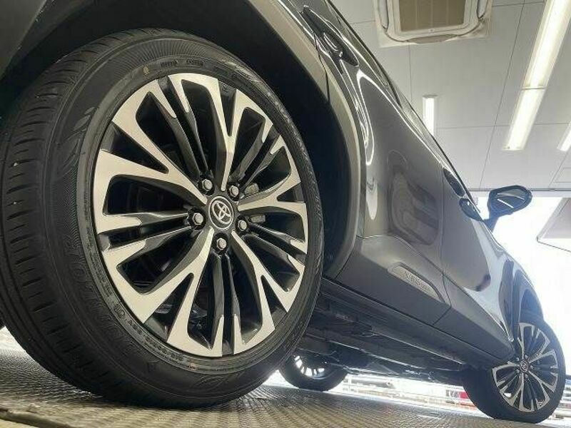 YARIS CROSS-18