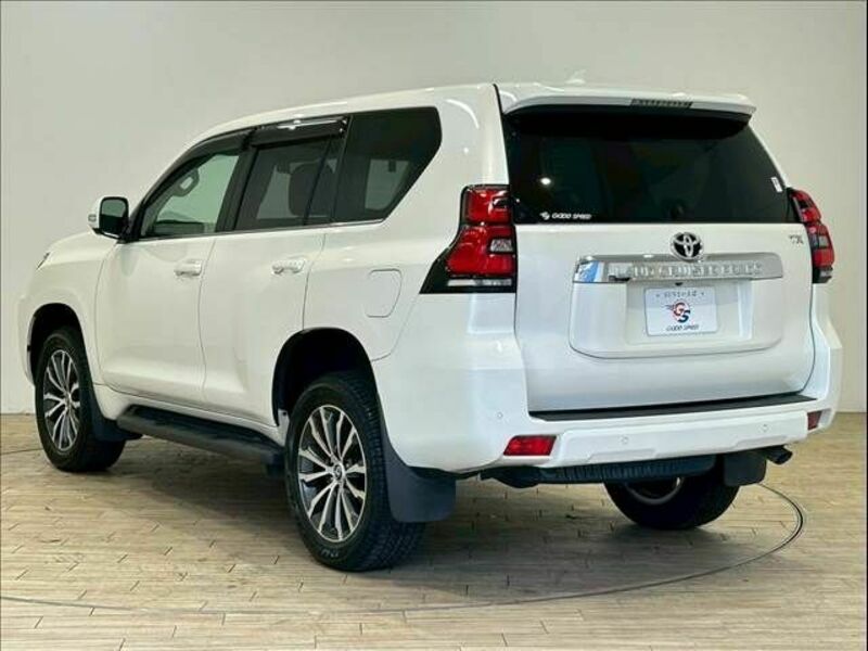 LAND CRUISER PRADO-16