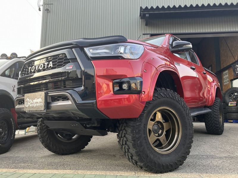 HILUX
