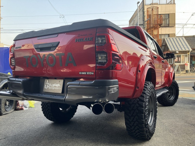 HILUX