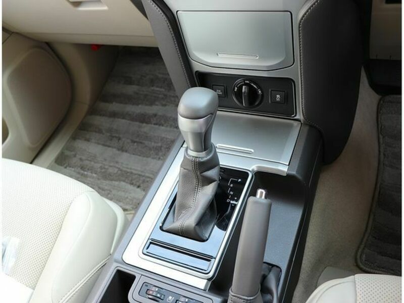 LAND CRUISER PRADO-6
