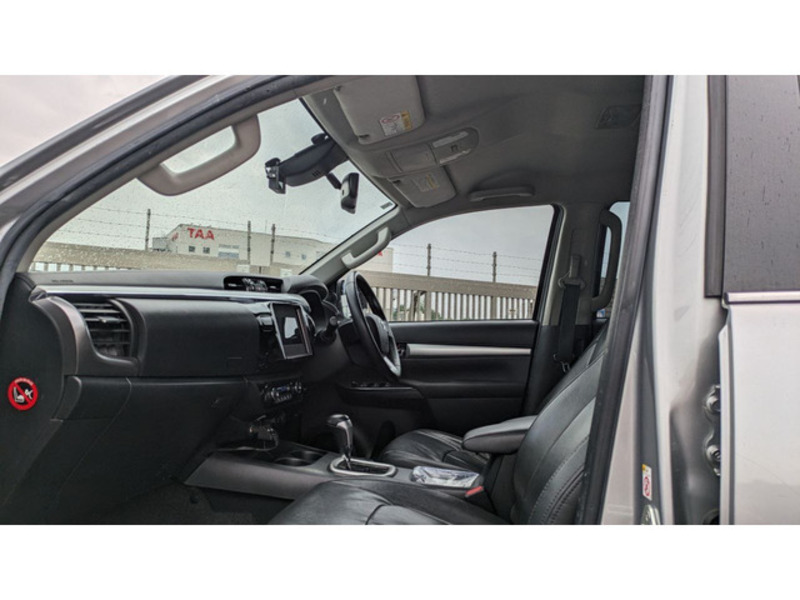 HILUX-19