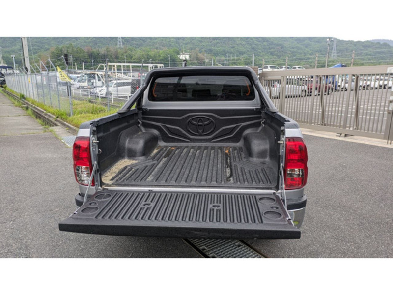 HILUX-8