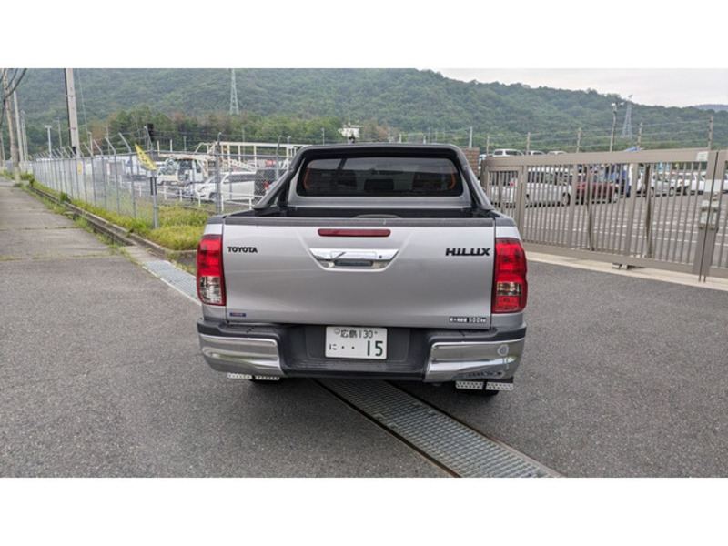 HILUX-6