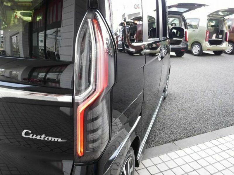 N BOX CUSTOM