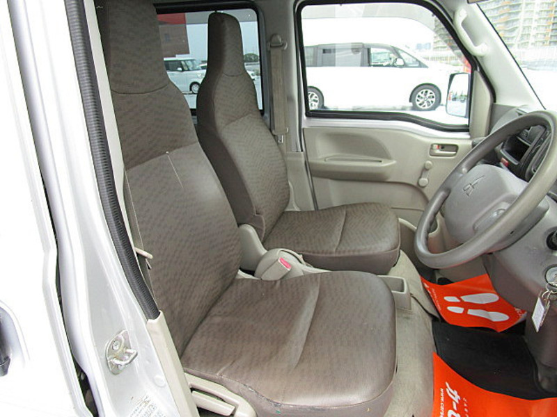 MINICAB VAN